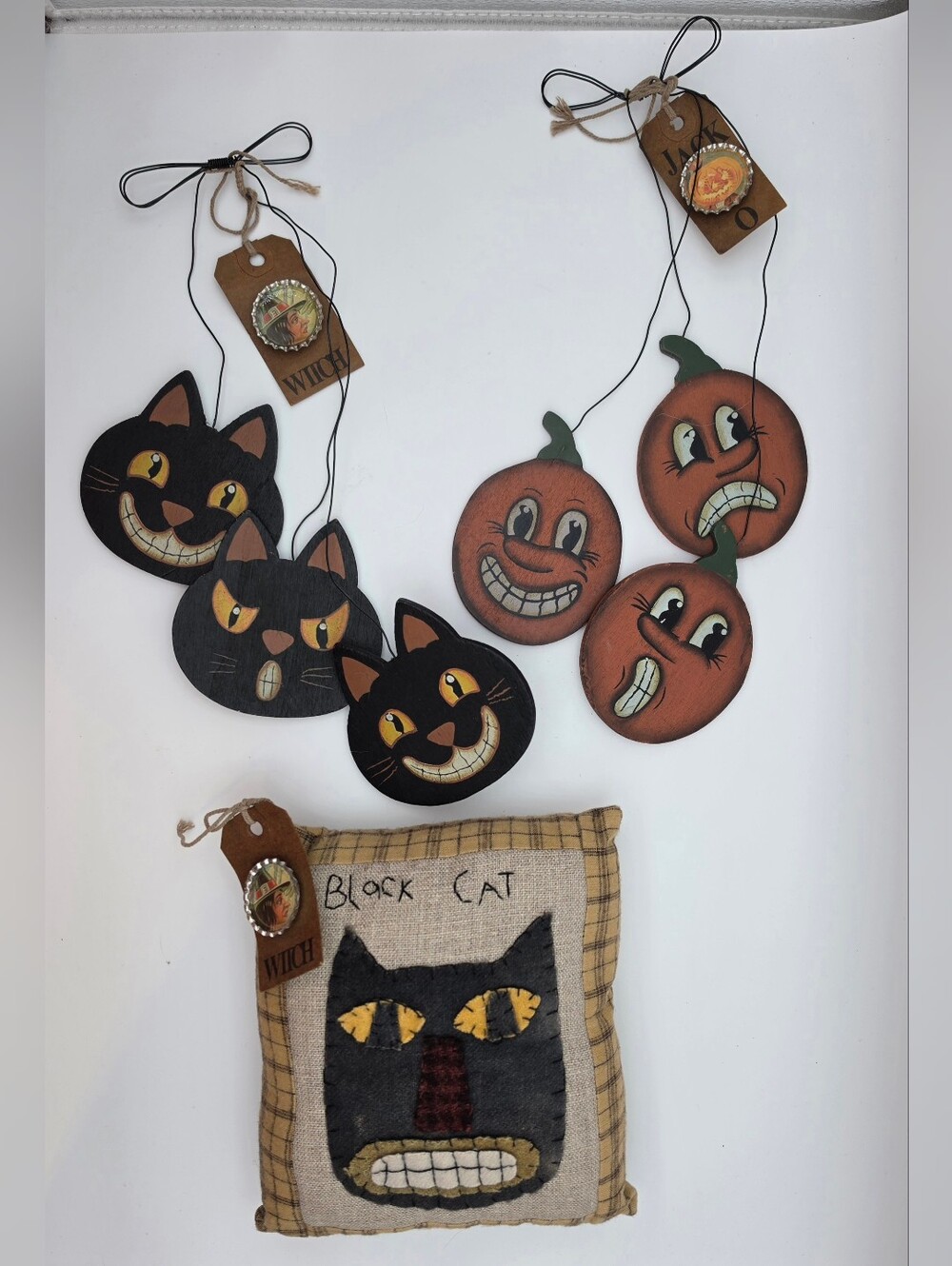 Retro Inspired Halloween Folk Art Woid Cat & Pumpkin Garland Abd Cat Pillow Set